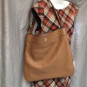 Tory Burch Robinson pebbled leather hobo bag